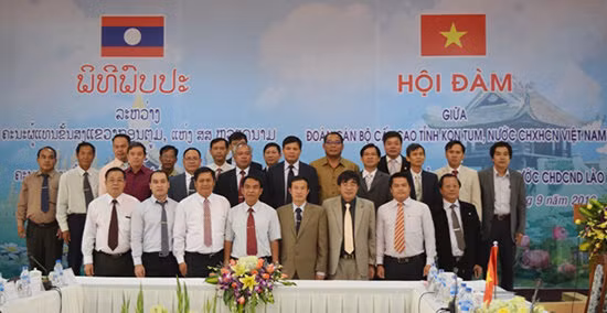 越南昆嵩省与老挝占巴塞省加强投资合作 ảnh 4
