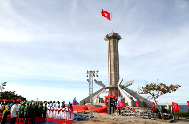 越南广治省昏果岛县旗台正式落成 ảnh 1 越南广治省昏果岛县旗台正式落成 ảnh 1