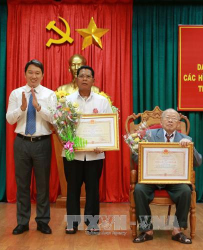 得乐省向39位母亲授予和追授“越南英雄母亲”称号 ảnh 3