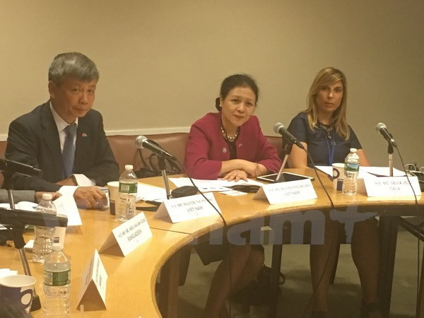越南主持召开“通信-信息技术与扶贫”国际座谈会 ảnh 1 越南主持召开“通信-信息技术与扶贫”国际座谈会 ảnh 1