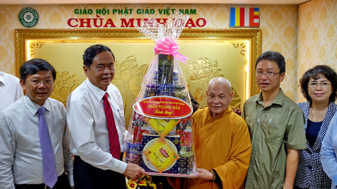 越南祖国阵线中央委员会主席走访胡志明市宗教神职人员 ảnh 2