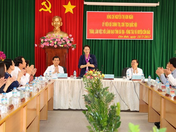 越南国会主席阮氏金银莅临巴地头顿省昆岛县 ảnh 1 越南国会主席阮氏金银莅临巴地头顿省昆岛县 ảnh 1