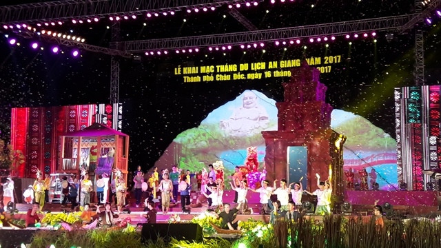 今年上半年安江省接待游客量达630万人次 ảnh 1 今年上半年安江省接待游客量达630万人次 ảnh 1