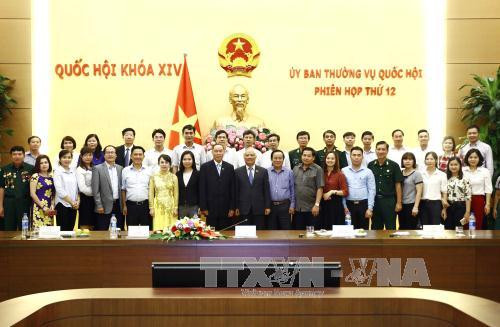 国会副主席汪周刘与老战兵模范代表团会面 ảnh 3 国会副主席汪周刘与老战兵模范代表团会面 ảnh 3