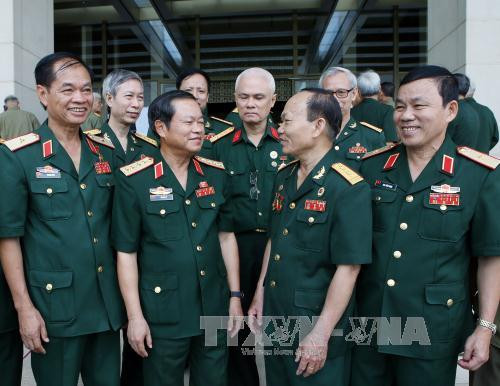 国会副主席杜伯巳会见长山—胡志明小道部队协会代表 ảnh 1 国会副主席杜伯巳会见长山—胡志明小道部队协会代表 ảnh 1