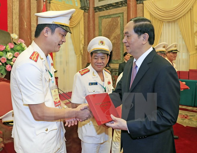 陈大光主席:集中建设有本事、绝对终于党、祖国和人民的人民警察力量 ảnh 1 陈大光主席:集中建设有本事、绝对终于党、祖国和人民的人民警察力量 ảnh 1