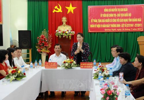 国会主席阮氏金银莅临广义省调研 ảnh 1 国会主席阮氏金银莅临广义省调研 ảnh 1
