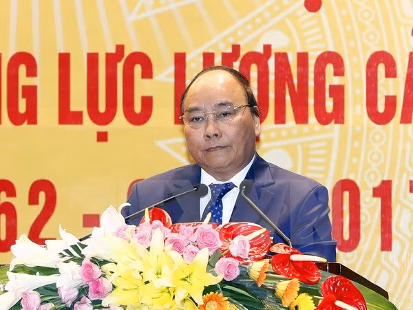 阮春福总理：提高人民警察队伍素质 在新形势下满足新要求 ảnh 1