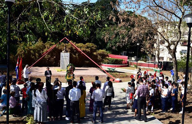 胡志明主席诞辰132周年纪念活动在乌克兰和古巴举行 ảnh 2