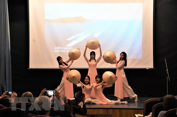 “越南日”活动在莫斯科国立语言大学举行 ảnh 1 “越南日”活动在莫斯科国立语言大学举行 ảnh 1