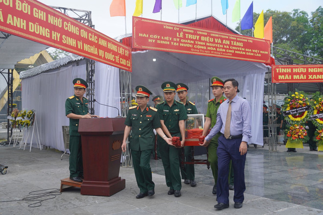 承天顺化和广治两省为在老牺牲的志愿军和专家烈士举行追悼会和安葬仪式 ảnh 2 承天顺化和广治两省为在老牺牲的志愿军和专家烈士举行追悼会和安葬仪式 ảnh 2