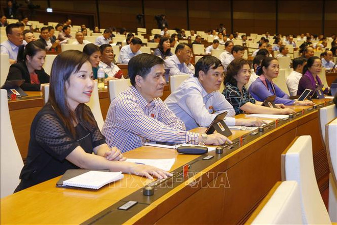 越南第十四届国会第十次会议新闻公报(第十六号) ảnh 1 越南第十四届国会第十次会议新闻公报(第十六号) ảnh 1