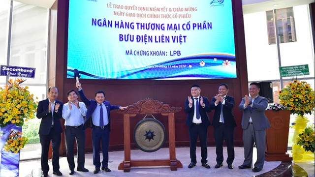 联越邮政银行在胡志明市证券交易所上正式挂牌上市 ảnh 1 联越邮政银行在胡志明市证券交易所上正式挂牌上市 ảnh 1