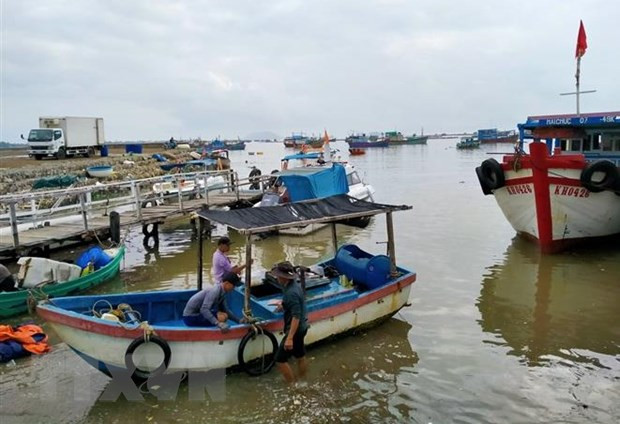 政府总理阮春福要求集中精力应对第13号台风 ảnh 1 政府总理阮春福要求集中精力应对第13号台风 ảnh 1