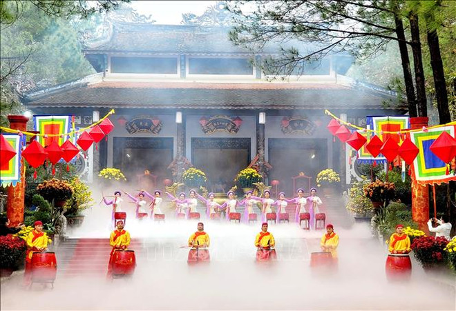 2022壬寅虎年春季玄珍祠庙会在顺化市开幕 深切缅怀前人的丰功伟绩 ảnh 1 2022壬寅虎年春季玄珍祠庙会在顺化市开幕 深切缅怀前人的丰功伟绩 ảnh 1