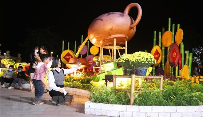 2022年春节假期承天顺化省接待游客量约达4.7万人次 ảnh 2 2022年春节假期承天顺化省接待游客量约达4.7万人次 ảnh 2