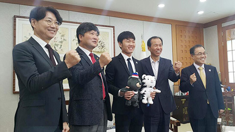 梁春长成为2018年冬奥会大使 ảnh 1 梁春长成为2018年冬奥会大使 ảnh 1