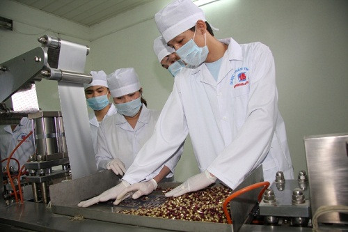 EVFTA生效后将为越南医药行业和纺织业快速发展注入新动力 ảnh 1  EVFTA生效后将为越南医药行业和纺织业快速发展注入新动力 ảnh 1