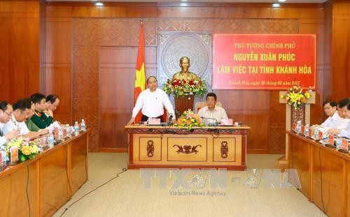 阮春福总理：到2020年旅游业占庆和省GDP比重的15-20% ảnh 1