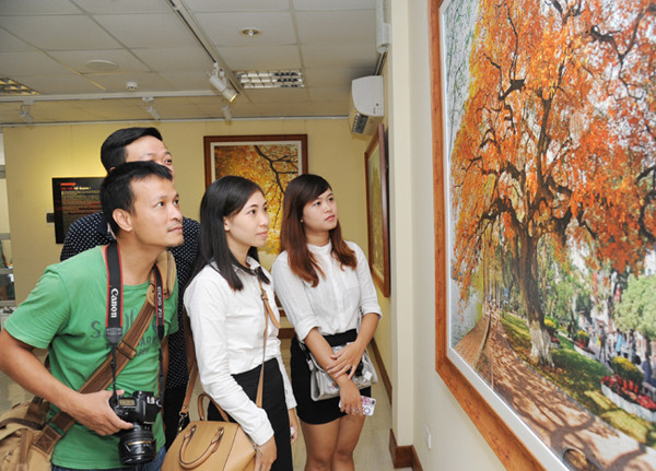 “还剑湖色彩”摄影图片展在河内举行 ảnh 6 “还剑湖色彩”摄影图片展在河内举行 ảnh 6
