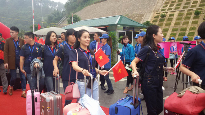 第三届越中青年大联欢：谅山分团入境越南 开启中越青年文化交流之旅 ảnh 3