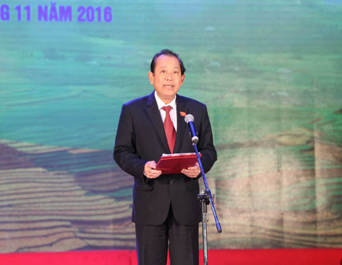 越南少数民族优秀学生表彰大会在河内举行 ảnh 1