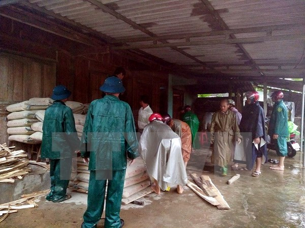 越南各界募捐近460亿越盾支援中部灾区 ảnh 1 越南各界募捐近460亿越盾支援中部灾区 ảnh 1