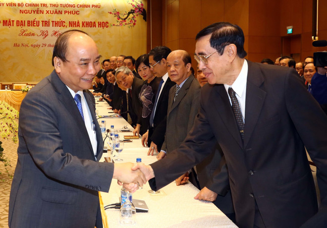 政府总理阮春福:党和国家一向重视知识分子和科学家们的地位和作用 ảnh 3 政府总理阮春福:党和国家一向重视知识分子和科学家们的地位和作用 ảnh 3