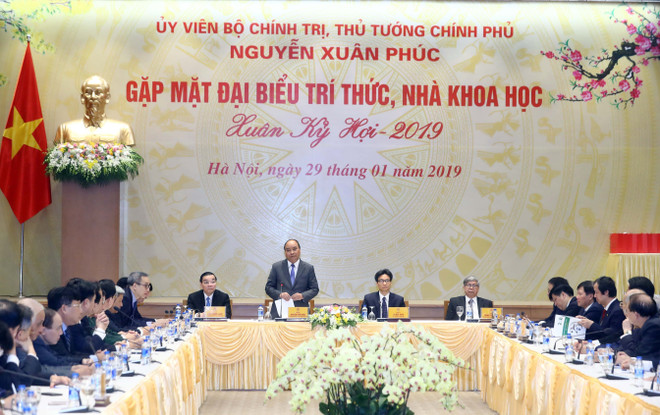 政府总理阮春福:党和国家一向重视知识分子和科学家们的地位和作用 ảnh 2 政府总理阮春福:党和国家一向重视知识分子和科学家们的地位和作用 ảnh 2