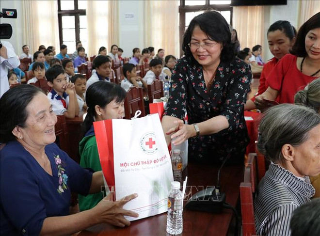 越南领导人春节前夕走访慰问困难群众 ảnh 3 越南领导人春节前夕走访慰问困难群众 ảnh 3