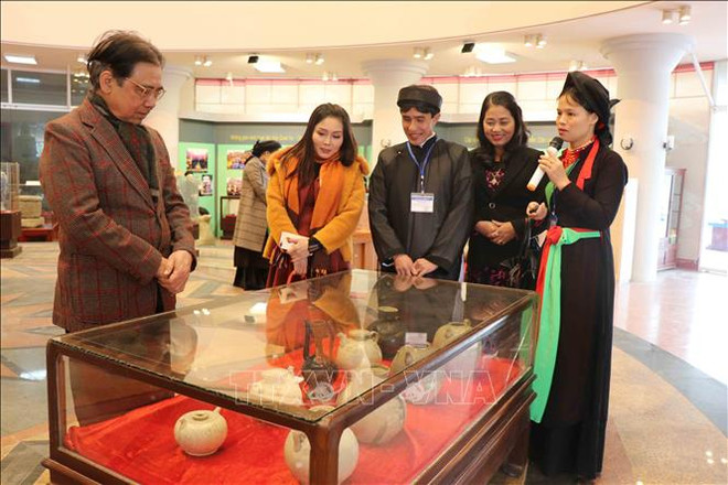 “北宁官贺民歌-传统与当代”展览会在北宁省举行 ảnh 2 “北宁官贺民歌-传统与当代”展览会在北宁省举行 ảnh 2