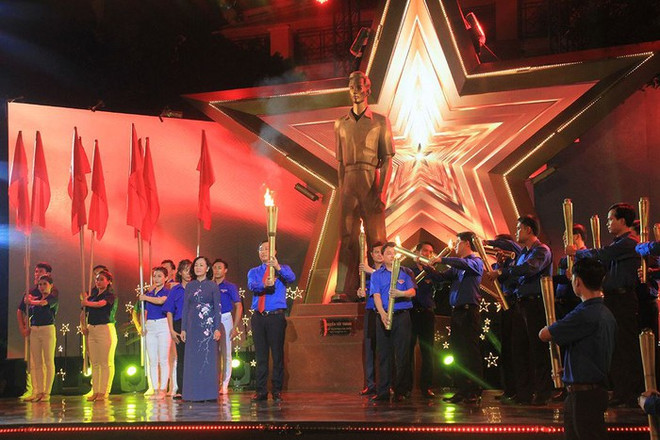 胡志明共青团“越南青年铭记胡伯伯遗嘱”活动启动 ảnh 2 胡志明共青团“越南青年铭记胡伯伯遗嘱”活动启动 ảnh 2