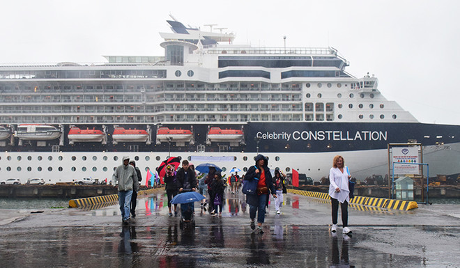 承天顺化省迎来首批邮轮游客 ảnh 2