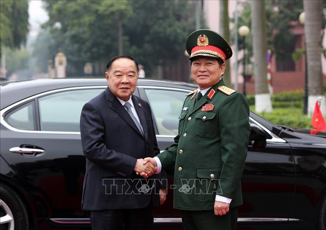 泰国副总理兼国防部部长巴维·翁素万访问越南 ảnh 1 泰国副总理兼国防部部长巴维·翁素万访问越南 ảnh 1