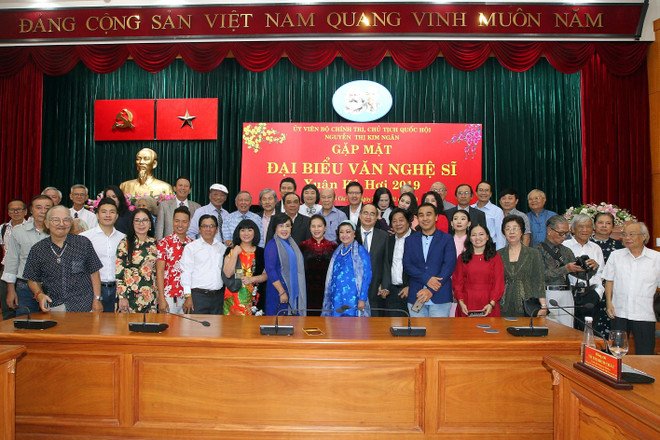 阮氏金银：国家一直以来为文艺工作者发挥才华创造便利条件 ảnh 1