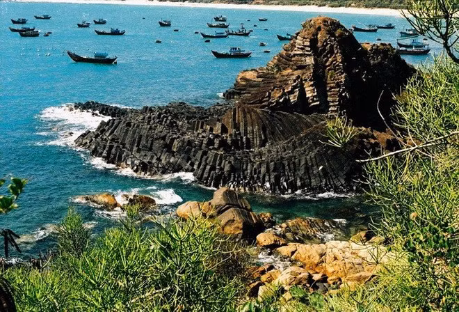 富安省打造特色旅游产品 吸引更多游客前来旅游 ảnh 1 富安省打造特色旅游产品 吸引更多游客前来旅游 ảnh 1