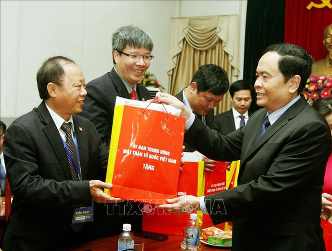 越南祖国阵线是远离家乡的越侨与祖国的桥梁 ảnh 2 越南祖国阵线是远离家乡的越侨与祖国的桥梁 ảnh 2