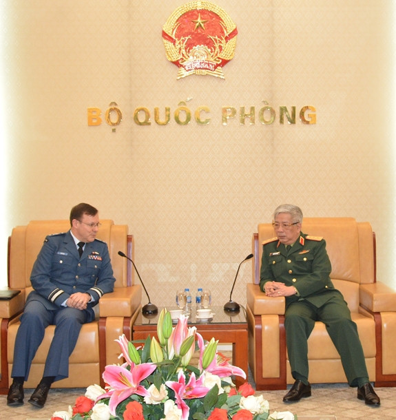 促进越南与加拿大防务合作 ảnh 1 促进越南与加拿大防务合作 ảnh 1
