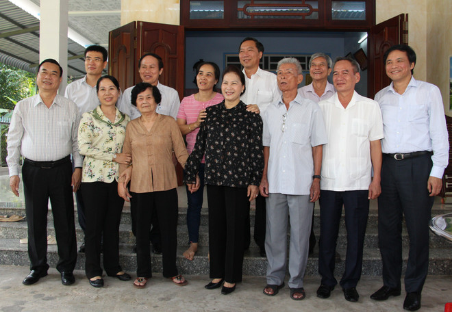 国会主席阮氏金银莅临后江省调研 ảnh 2 国会主席阮氏金银莅临后江省调研 ảnh 2