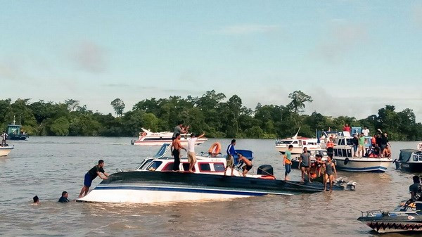 印尼发生渡船倾覆事故造成数十人伤亡 ảnh 1