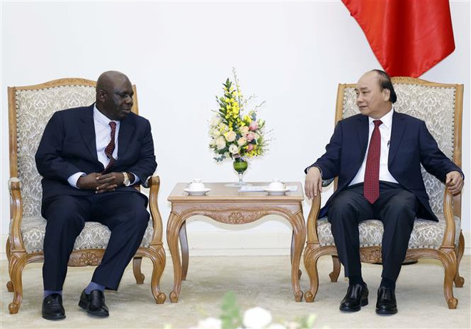 越南政府总理阮春福会见尼日利亚驻越大使 ảnh 2 越南政府总理阮春福会见尼日利亚驻越大使 ảnh 2
