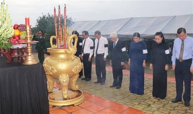 7·27越南伤残军人与烈士日：平福省举行烈士遗骸追悼会和安葬仪式 ảnh 2