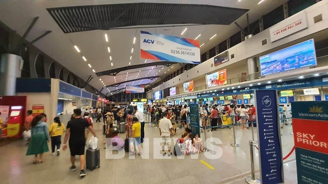 各家航空公司增加航班班次 满足旅客离开岘港市的需求 ảnh 1