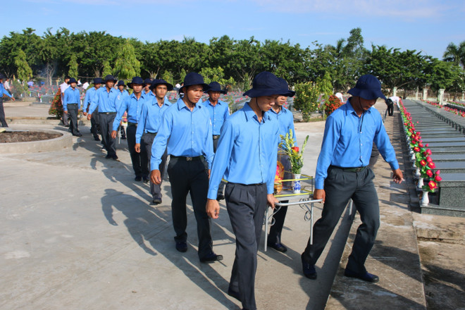 7·27越南伤残军人与烈士日:英烈祭奠仪式在越南多地举行 ảnh 1 7·27越南伤残军人与烈士日:英烈祭奠仪式在越南多地举行 ảnh 1