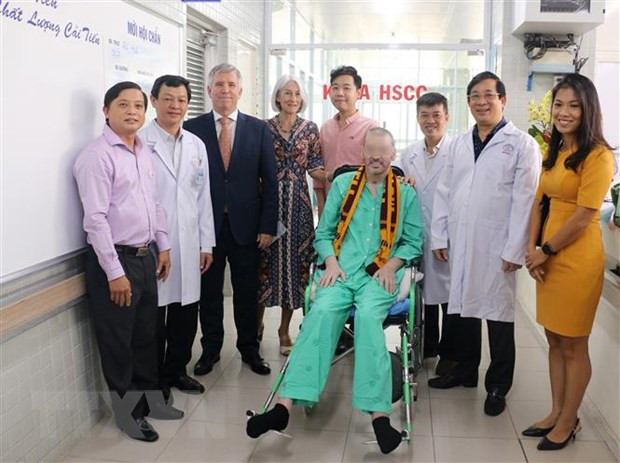 英国飞行员提醒大家:“绝不能对新冠肺炎掉以轻心” ảnh 1 英国飞行员提醒大家:“绝不能对新冠肺炎掉以轻心” ảnh 1