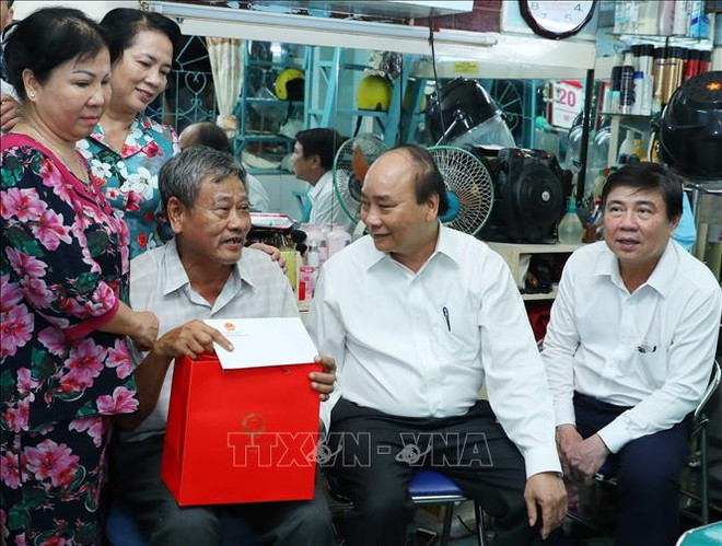 阮春福：胡志明市应注重加快公共投资到位进度  成功实施2020年经济社会发展计划 ảnh 2