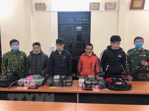 打击将毒品从外国入境越南再运往第三国出售的犯罪活动 ảnh 2 打击将毒品从外国入境越南再运往第三国出售的犯罪活动 ảnh 2