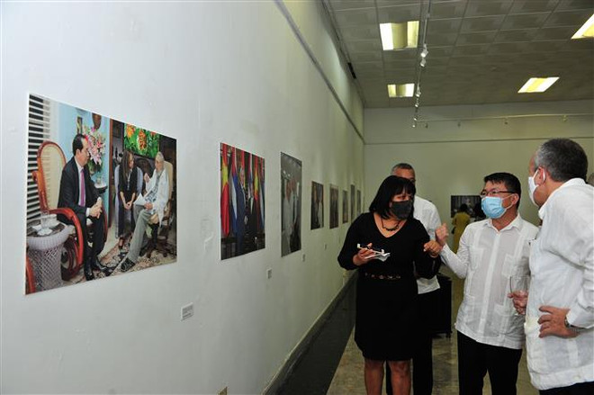 越南与古巴团结关系60周年图片展开展 ảnh 1 越南与古巴团结关系60周年图片展开展 ảnh 1