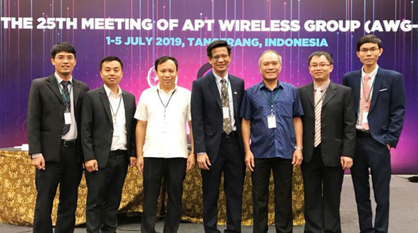 越南代表首次当选亚太电信组织无线电工作组会议主席 ảnh 1