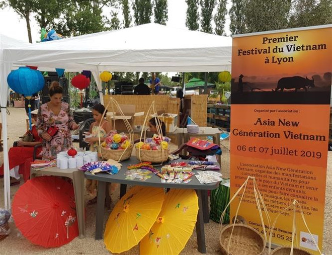 越南“文化之窗”活动在法国里昂举行 ảnh 2